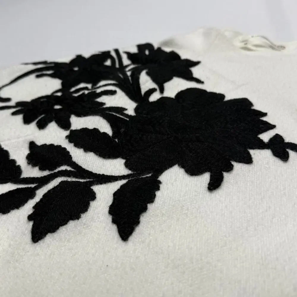 Anthropologie Applique Mock White/Black Embroidered Floral Sweater Top Size XS - Picture 5 of 7